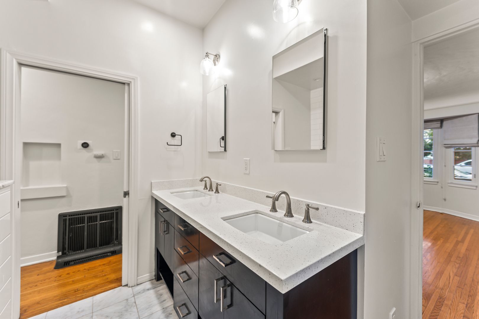 Building Photo - 3781 Greenwood Ave