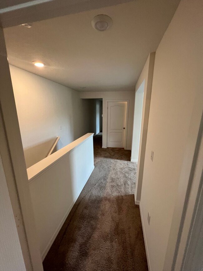 Building Photo - 2 car garage townhome-5310 Companion Lane ...