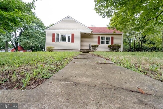 Building Photo - 912 Hilltown Pike