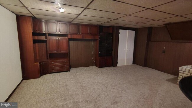 Building Photo - 574 Remsen Rd
