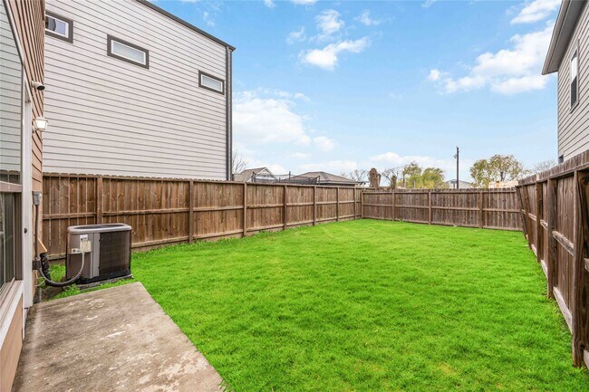 Building Photo - 14108 Bridgeport Rd