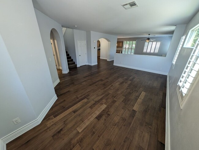 Building Photo - 202 Tall Ruff Dr