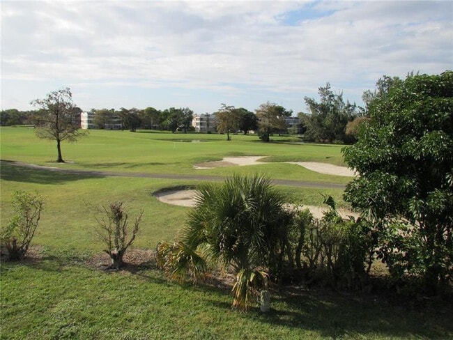 Building Photo - 8131 Lagos De Campo Blvd