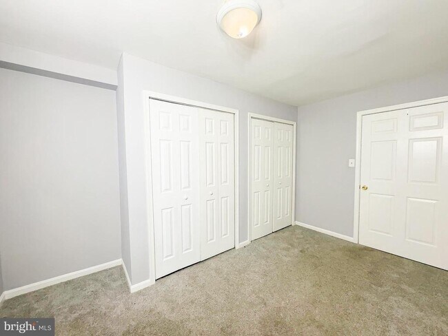 Building Photo - 3714 Silver Park Ct