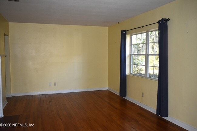 Building Photo - 2836 Ionic Ave