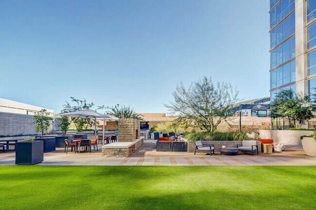 Building Photo - 222 E Jefferson St