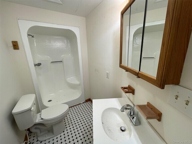 Building Photo - 17 Ribbecke Hill Rd