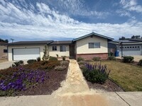 Building Photo - 870 Pearl Dr