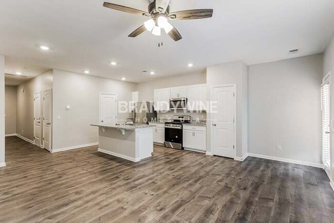 Building Photo - 1053 Woodbridge Blvd