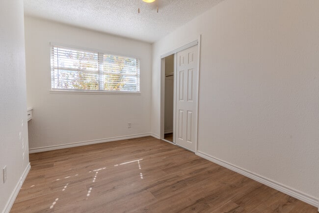 Building Photo - 5250 Durango Dr