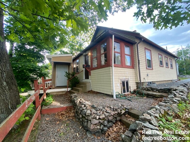 Building Photo - 1186 Chestnut St