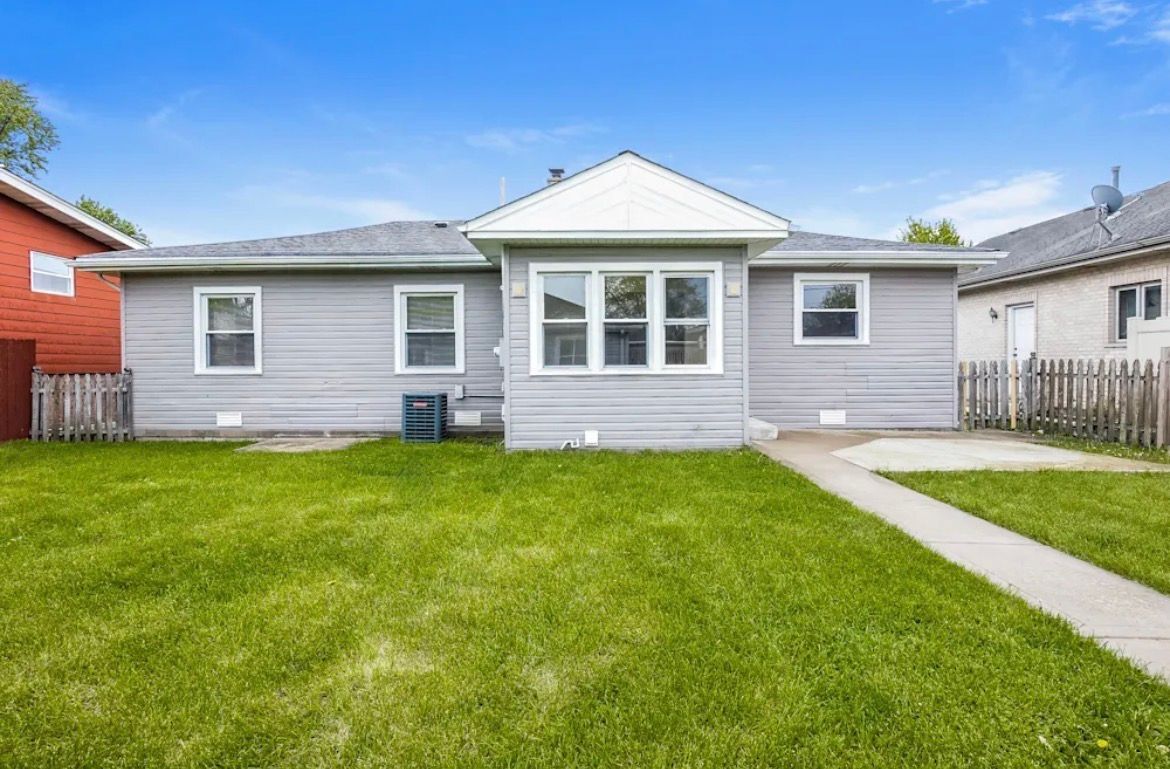 Building Photo - 7709 Mayfield Ave