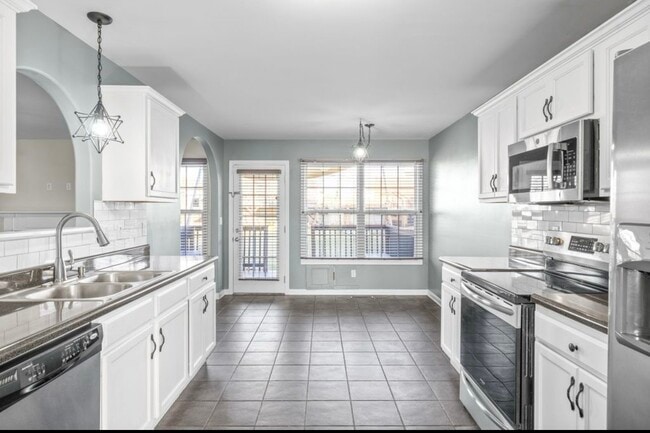 Building Photo - 1354 Loren Circle