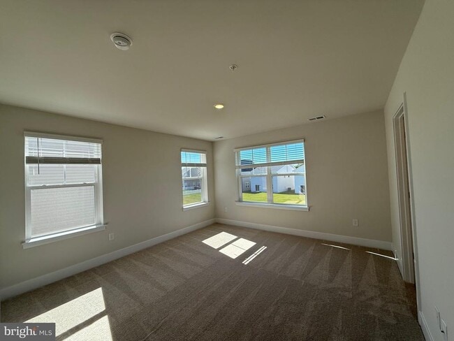 Building Photo - 1670 Lake Placid Dr