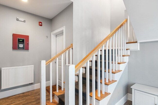 Building Photo - 15 Preble St