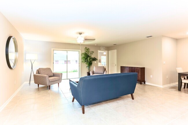 Building Photo - 9288 Joannes Wy