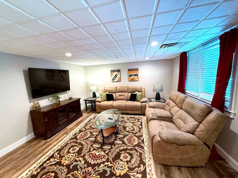 Building Photo - 10 Bridlewood Ct