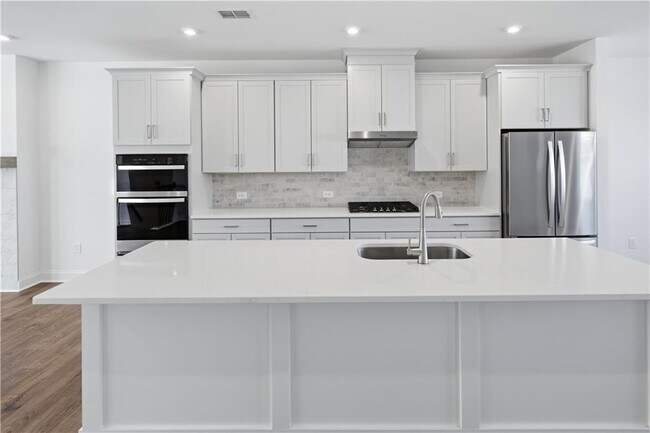 Building Photo - 376 Sunset Holw St