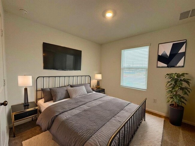 Building Photo - 109 Little Sparklers Lp