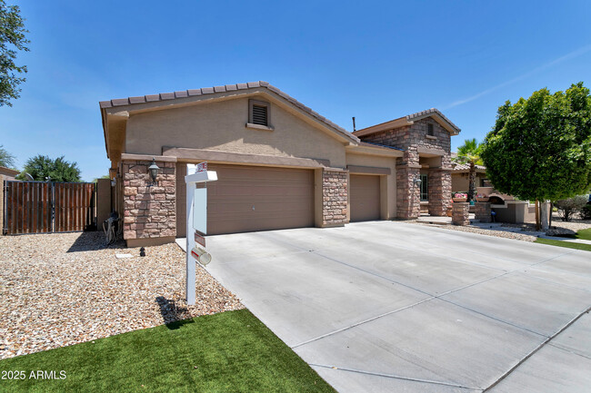 Building Photo - 4553 N 152nd Dr