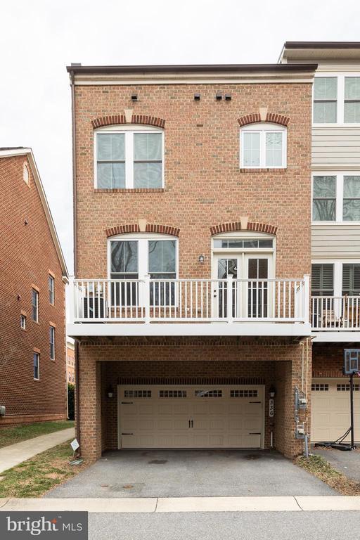 Building Photo - 336 Grand St