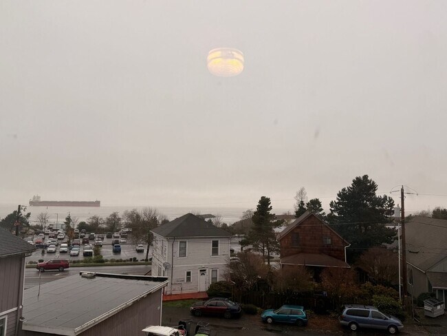 Building Photo - 3356/3372/3376 Franklin Ave.