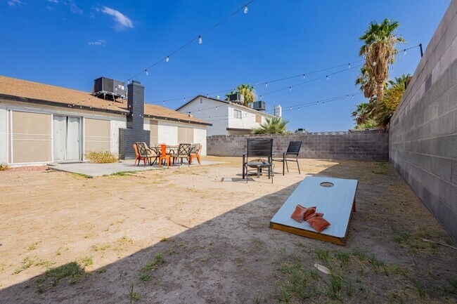 Building Photo - Fully Furnished single story home in Las Vegas with STYLE!