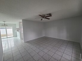 Building Photo - 9511 Pembridge Ct