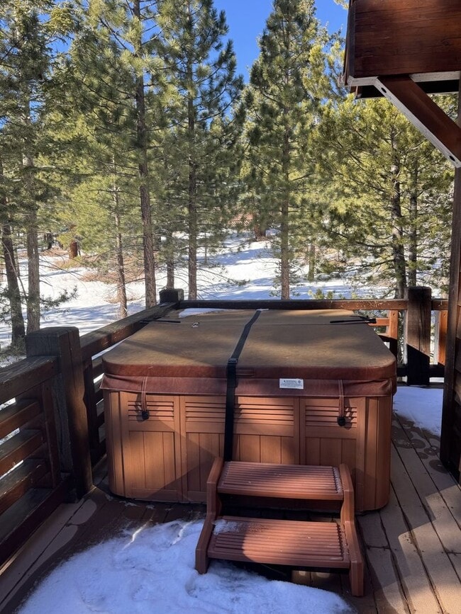 Building Photo - Luxury 5-Bedroom, 6-Bathroom Mountain Retreat – Hot Tub, Fireplaces, & More!