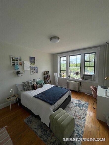 Building Photo - 370 Chestnut Hill Ave