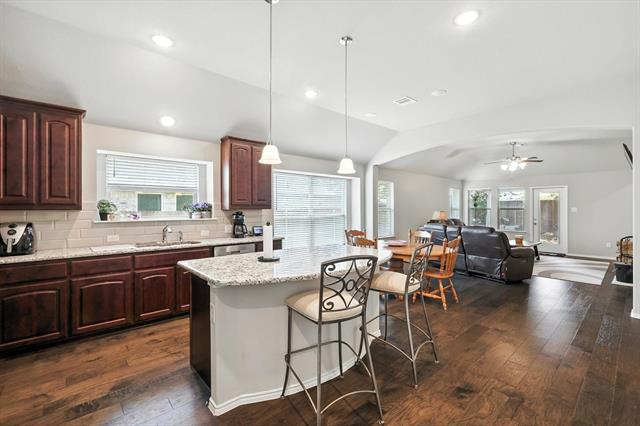 Building Photo - 221 Gardenia Dr