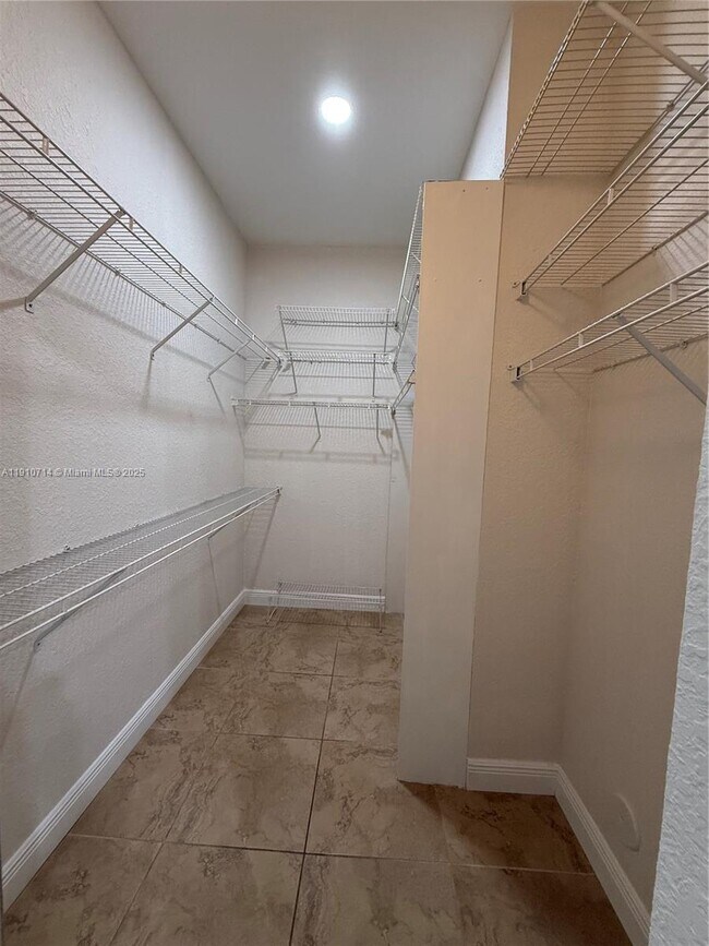 Building Photo - 1007 Nandina Dr