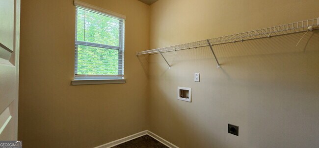 Building Photo - 525 Twelve Oaks Dr