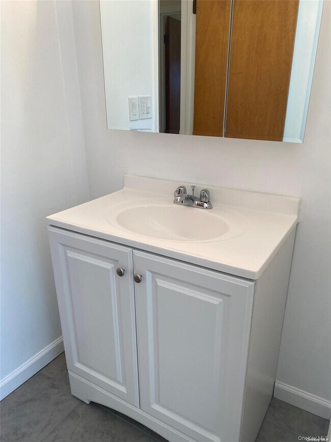 Building Photo - 69 Inwood Rd