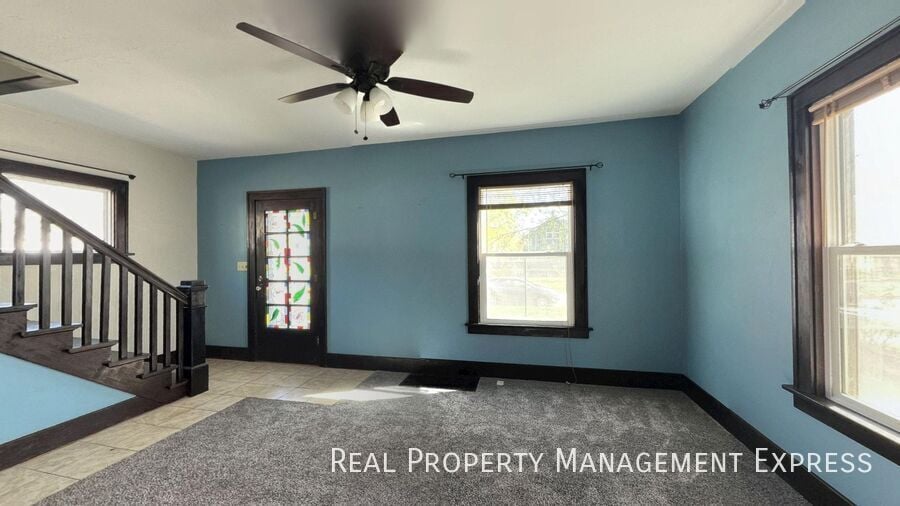 Building Photo - 3 Bedroom 1 Bathroom Home For Rent In Sioux Falls