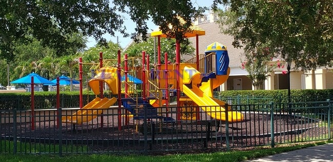 Building Photo - 4 BR / 3 FULL BATH (INCLUDES 2 MASTERS) 2 STORY (NEAR DISNEY!) GATED COMMUNITY WITH COMMUNITY POO...