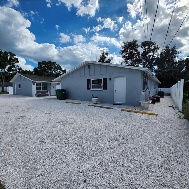 Building Photo - 15406 Avalon Ave