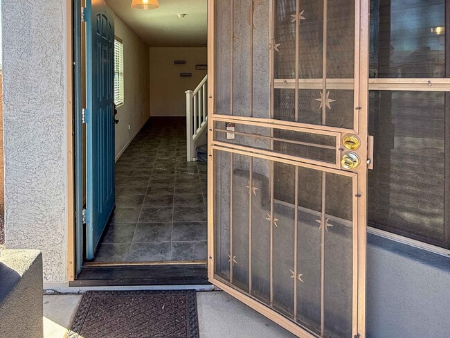 Building Photo - 3103 W Zachary Dr