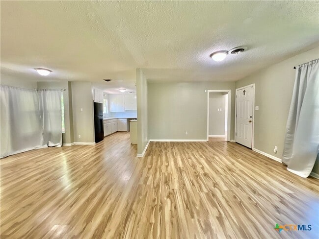 Building Photo - 1402 Duvall Dr