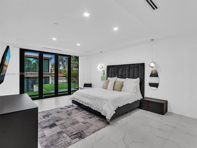 Building Photo - 3010 Alton Rd