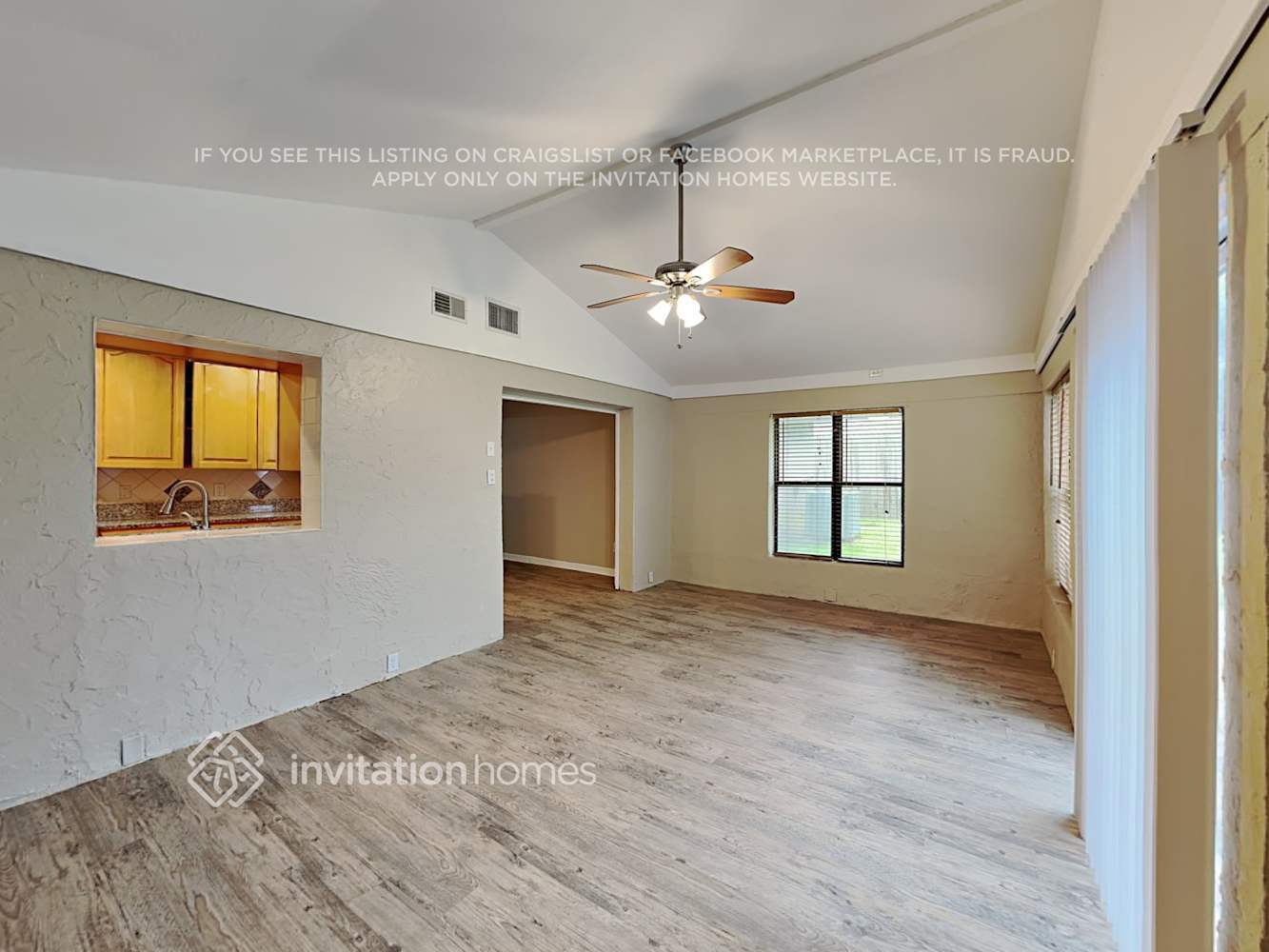 Building Photo - 5206 Tangerine Ave