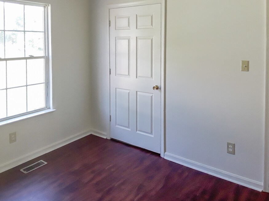 Building Photo - 206 Lancaster Ck Dr