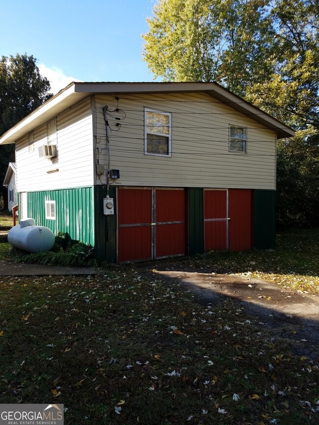 Building Photo - 7 David Dr