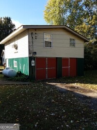 Building Photo - 7 David Dr