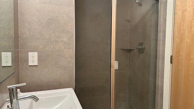 Building Photo - 1133 14th St NW