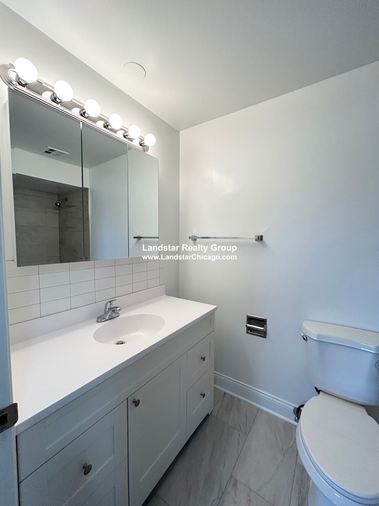 Building Photo - 104 N Kenilworth Ave