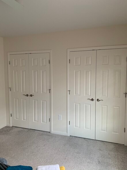 Closet - 1112 King Arthur Ln