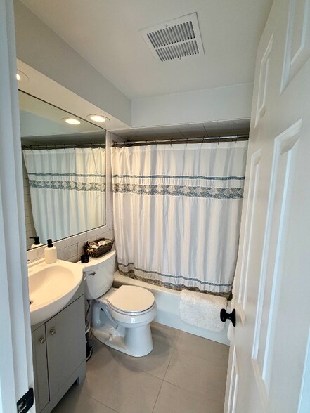 Building Photo - 29 Lexington Ave