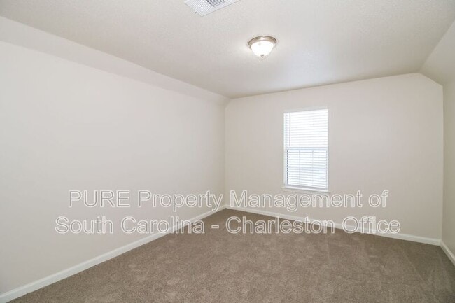 Building Photo - 312 MacGregor Dr
