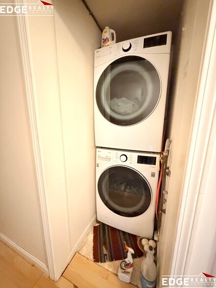 Building Photo - 8 Arden St